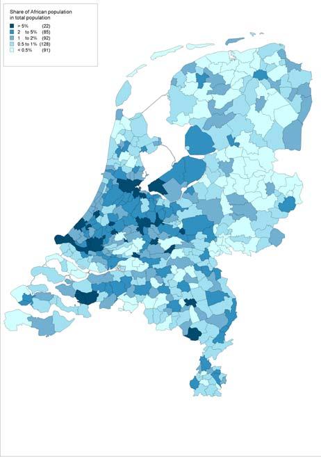 25 In order to get a more detailed insight into the distribution of the African and Latin American origin groups in the total population we have produced two sets of maps for the Netherlands and