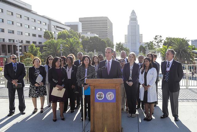 THE MONTH IN REVIEW Mayor Garcetti, Supervisor Solis Denounce Public Charge Rule Change On October 11, 2018, Mayor Eric Garcetti, County Supervisor Hilda Solis and immigrant, child and healthcare