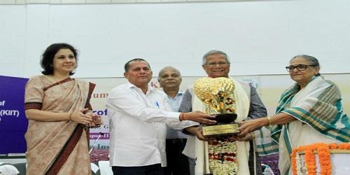 Prof Muhammad Yunus conferred KISS Humanitarian Award 2018: i.