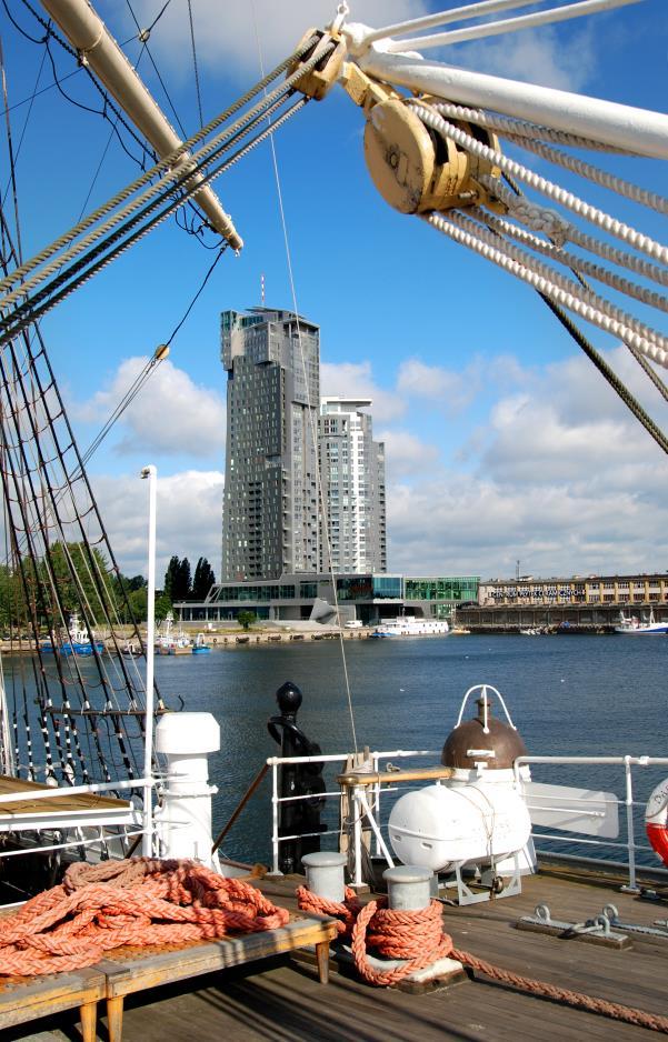 WHY GDYNIA? The sector of maritime tourism engages workers on large cruise liners, and furthers the development of hotel, gastronomic and other services related also to passenger ferry traffic.