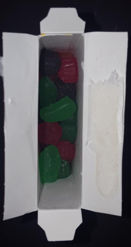 Case :-cv-00 Document Filed 0// Page of 0 a disclosure in terms of candy pieces where there is no actual size image pictured on the packaging, as is the case here.