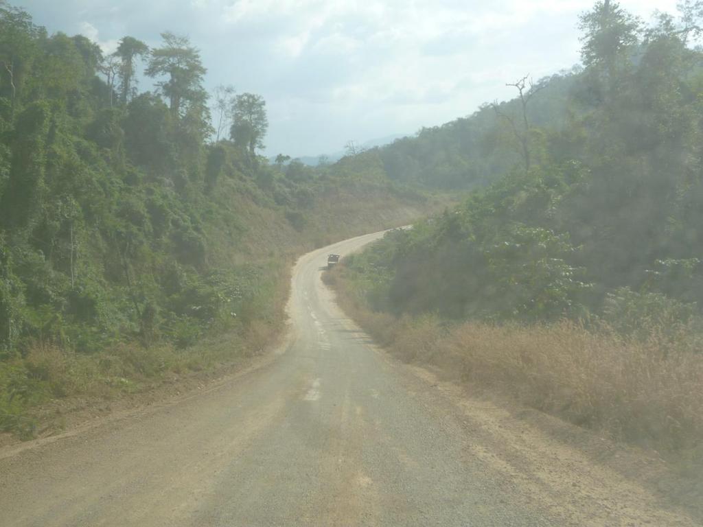 Picture 1: Road connecting Dawei and Htee Khee / Phu Nam Ron border, constructed by ITD in 2013 (photo taken by the author on December 23, 2016).