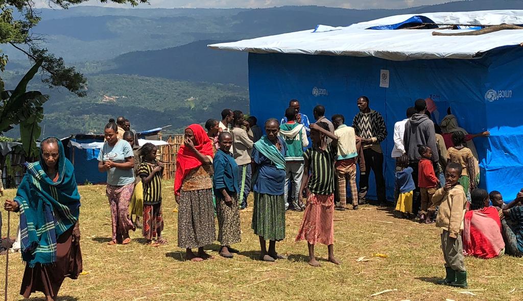 Hosanna, 31-year-old mother of six The RI team met with Hosanna 1, a 31-year-old Gedeo mother of six. She described how she and her family fled when fighting broke out in their village.