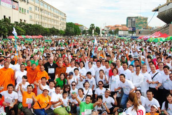 26 with the participation of thousands of Phnom Penh dwellers, students, Buddhist monks as well as representatives of national and international organizations and private companies.