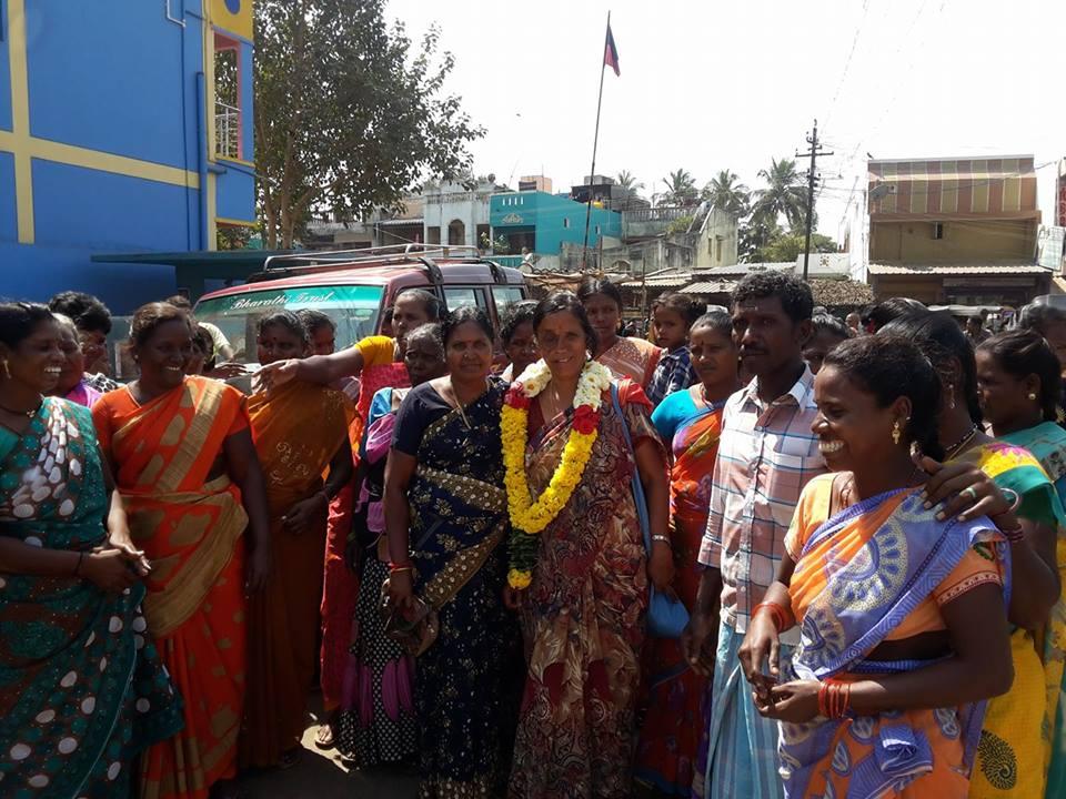 Feb 2018: Settlement of 400 bonded laborers Siddamma was invited back to Palavakkam where she helped settle about 400 bonded laborers who were released 10 years back These irulas were previously