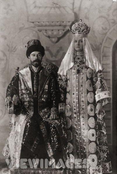 Nicholas II & Alexandra Russia under Nicholas II Urbanized (13%) Educated (17,000 students) Populated (128