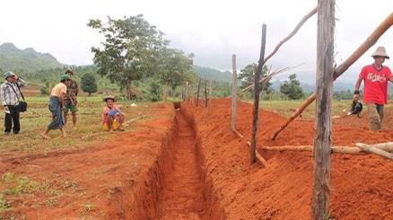 The trench being built around the confiscated area Khu Htu Reh continued This issue has already been submitted to the state government to take measures because the army have come and are digging a