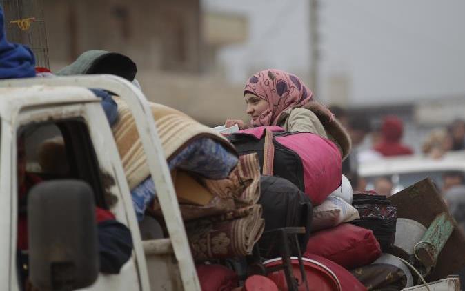 Syrian Arab Republic - Humanitarian Bulletin 2 Significant displacement within Syria continues During the reporting period, at least 195,000 people fled escalating or imminent violence to relatively