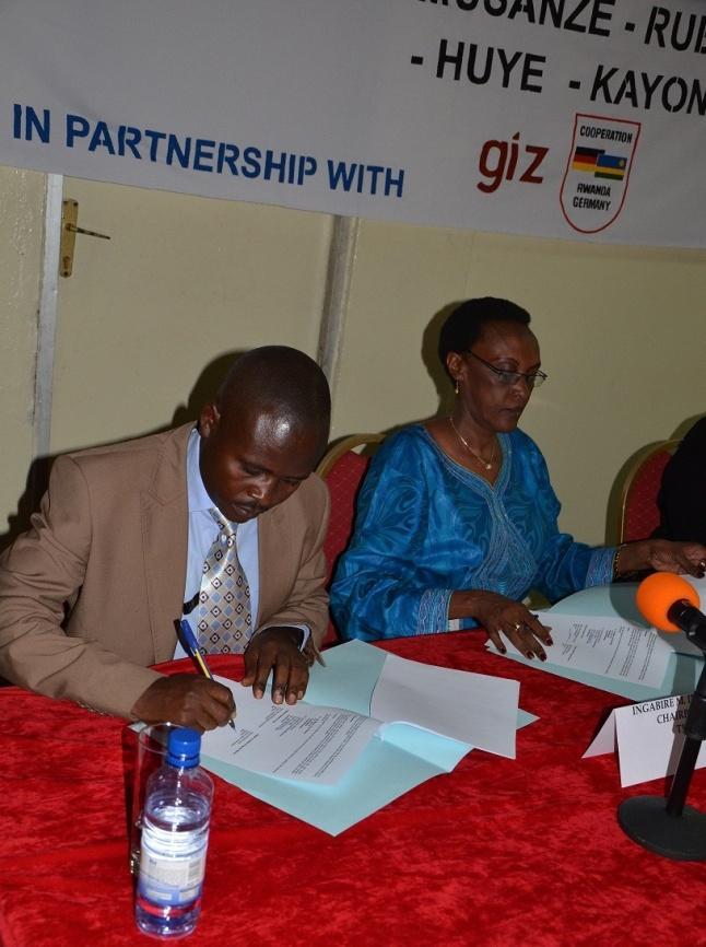 IP in Rwanda: Steps for its implementation Pilot in Huye Kayonza Musanze Rubavu funded by GIZ Meetings with relevant officials Workshop with district technicians, coalition members Training of