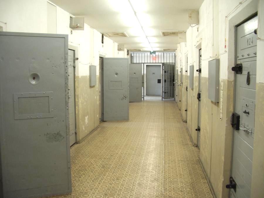Saturday 24th November Students will receive a guided tour of the prison, where those held by the East German Ministry of State Security or Stasi were held.