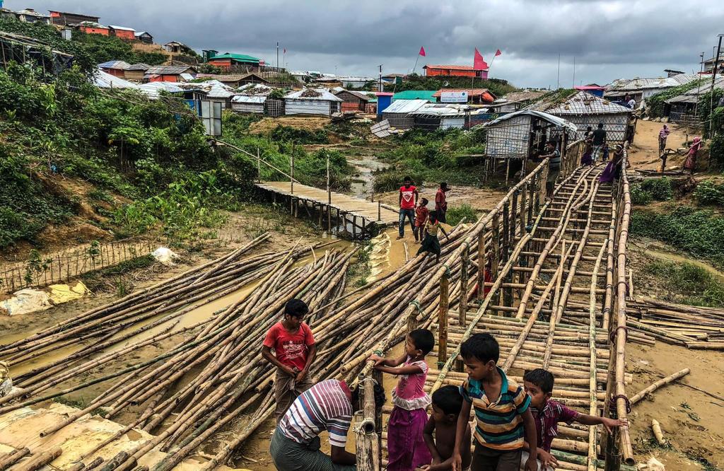 SITUATION REPORT ROHINGYA REFUGEE CRISIS Cox s Bazar 11 October 2018 (covering 25th September 8 October) HIGHLIGHTS R. Padilha Cyclone preparedness remains the top priority.