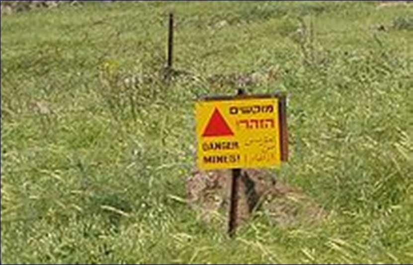 Minefields Minefields may be laid by several means. The preferred, wayisto burytheminesto maketheminvisibleandreduce thenumberofminesneededtodenytheenemyanarea.