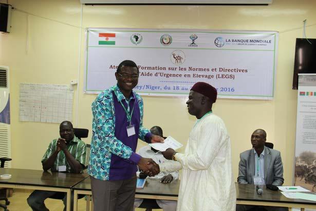 The CILSS High management, the ECOAGRIS technical team, ECOAGRIS focal points of the 15 ECOWAS membe counties, Mauitania and Chad and epesentatives of patne institutions: AFRICARICE, ReSAKSS (IFPRI),