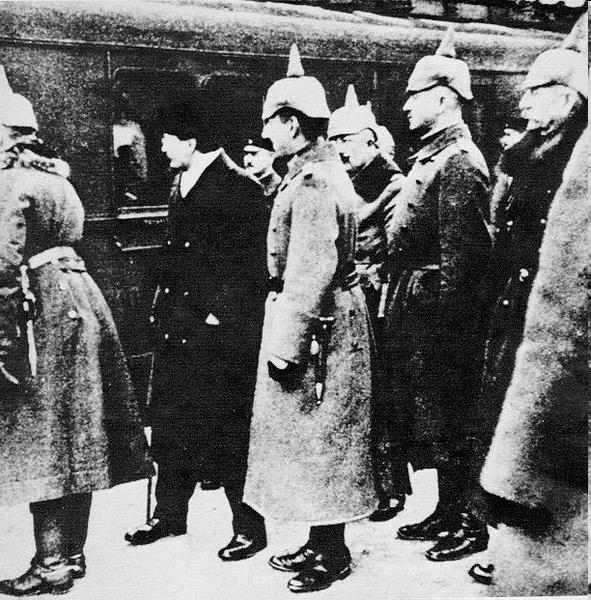 Lenin s Russia Peace, Land and Bread April, 1917 Returned to Petrograd Nov.