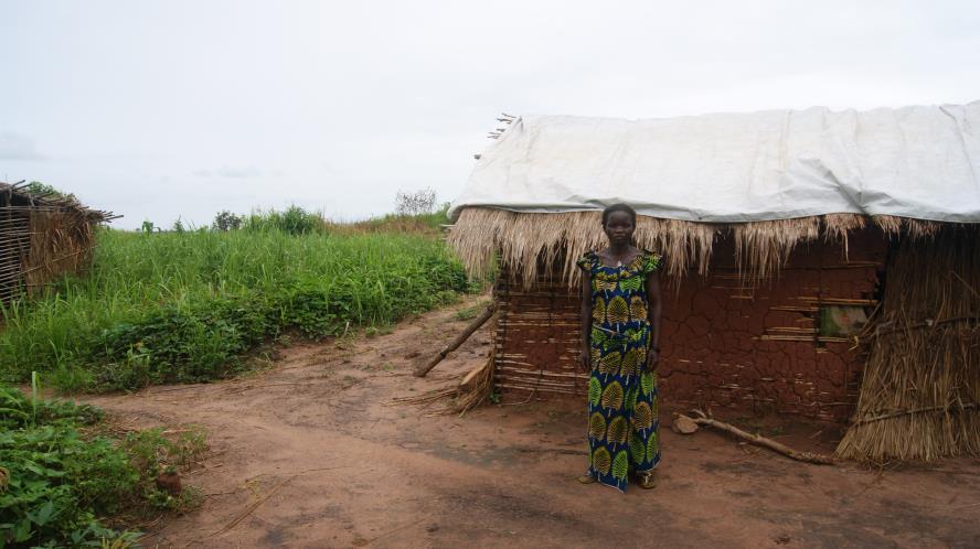 FACT SHEET DR Congo 31 January 2019 535,556 refugees and asylum seekers in DRC, among them 52% women. 99.3% of refugees in DRC live in rural areas, and 74% live outside refugee camps or settlements.