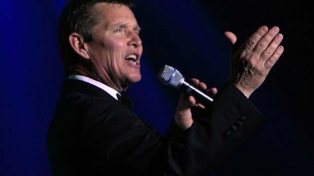 TOM BURLINSON performs The Best of SINATRA! Presented by: Downunder Promotions Presenting Australian star of stage and screen Tom Burlinson.