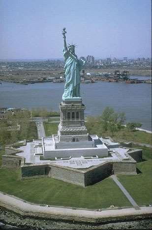 4.3 United States: Population and Religion Figure 4.12 The Statue of Liberty has long been a symbol of the American ideals that welcome immigrants to America.