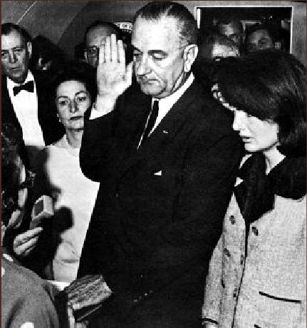 LYNDON BAINES JOHNSON BECOMES PRESIDENT The Vice-President, Lyndon Baines Johnson, became President aier JFK was assassinated The na@on mourned the death