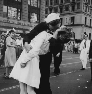 V-J Day in Times Square, NYC Country Men in war Battle deaths Wounded Australia 1,000,000 26,976 180,864 Austria 800,000 280,000 350,117 Belgium 625,000 8,460 55,513 1 Brazil 2