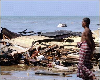 Tsunami December 2004 Indian Ocean tsunami hits