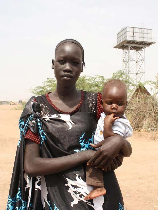 Female-headed HHs: truly vulnerable 63% are South Sudanese 32% are in Kakuma 4 41% are recent arrivals At a disadvantage along almost