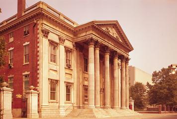 The headquarters of the First Bank of the United States was completed in Philadelphia in 1797.
