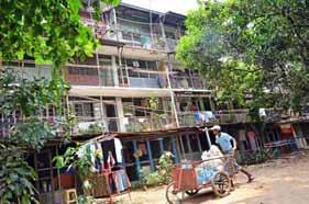 28 Business Property THE MYANMAR TIMES JULY 29 - AUGUST 4, 2013 New flats spark rising expectations Tenants moving from a crumbling government-owned estate in Yankin township say they want to own