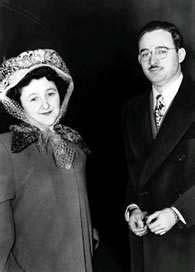 Spy? Rosenbergs (US citizens) spied for the Soviets They