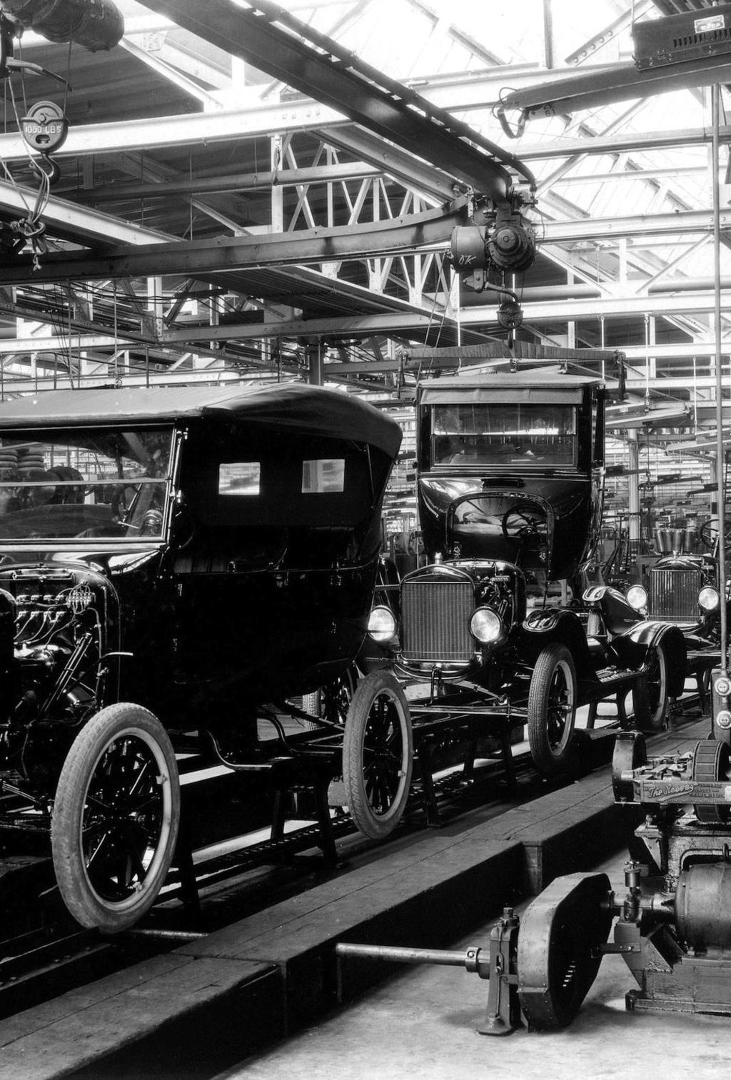 American Industries Flourish Ford s Model T Price Built using an assembly line used conveyer belts