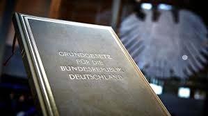 The German Constitution Das Grundgesetz (GG) ist die Verfassung für die