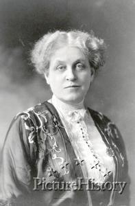Women Gain the Right to Vote 19 th Amendment in 1920 gave women the right to vote Carrie Chapman Catt set up