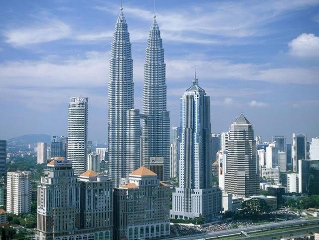 Kuala Lumpur, Malaysia In 1998, the Petronas Towers overtook the Sears Tower in