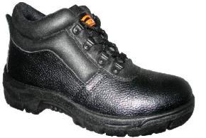9. ORDINARY SAFETY SHOES Ordinary Safety boots Steel toe cap and protective midsole