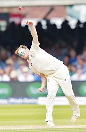 But Cook was still on his tea score of 31 when partly unsighted wicketkeeper Quinton de Kock missed a stumping chance off left-arm spinner Keshav Maharaj.