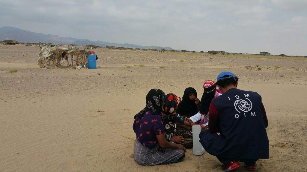 INTERNATIONAL ORGANIZATION FOR MIGRATION SITUATION REPORT 21 January 2016 Highlights IOM health staff providing health assistance to IDPs in Mashoor village (Al Buraiqeh district), Aden.