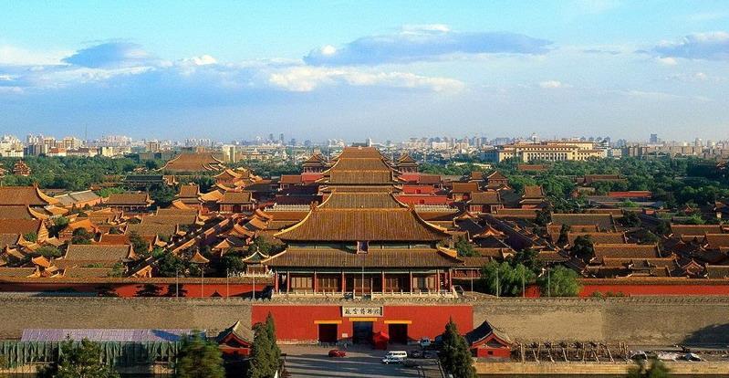 China Builds A Bureaucracy* Learning Goal 4: Describe the basic beliefs of legalism, Daoism, and Confucianism and explain how classical Chinese leaders created a strong centralized government based