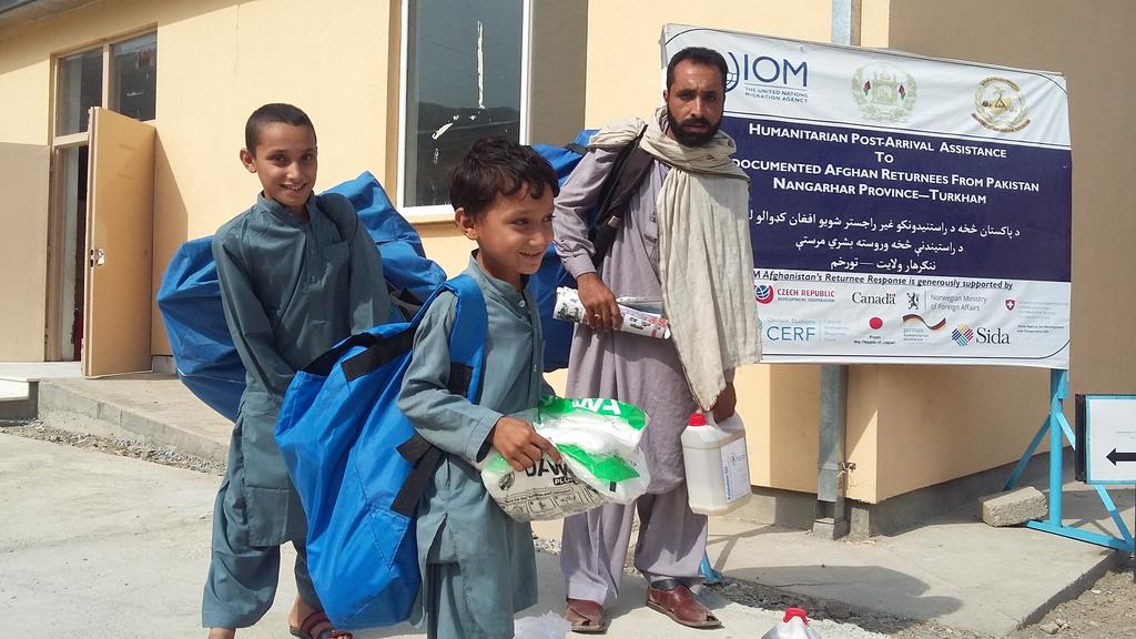 RETURN OF UNDOCUMENTED AFGHANS Situation Report Oct 8-14 217 Two boys and their father leave the at Turkham border carrying NFI items received from @ 217 Annex 1: Breakdown of Assistance Provided at