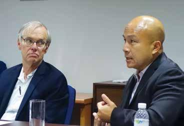 Dr Richard Bush (left) with Dean Joseph Liow at his seminar, 2 November 2017 invested endowment funds is used to invite internationally renowned scholars to teach and research at the School. The S.