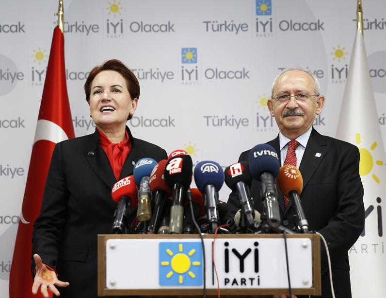 IYI Party Chairman Meral Akşener with CHP Chairman Kemal Kılıçdaroğlu.