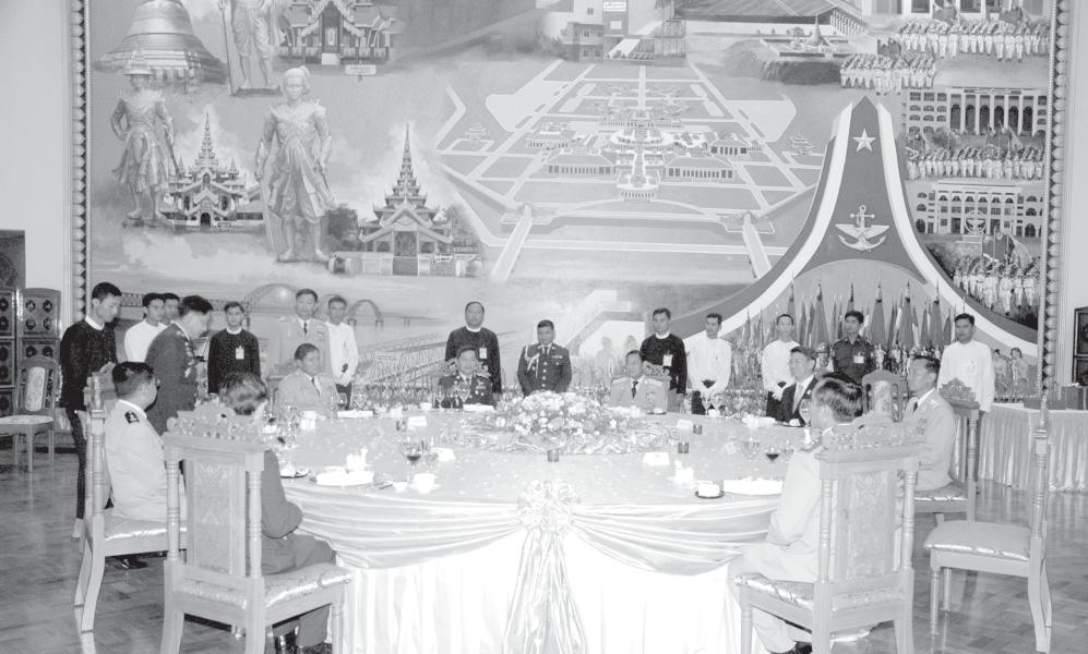 THE NEW LIGHT OF MYANMAR Wednesday, 29 August, 2007 11 Vice-Senior General Maung Aye hosts dinner in honour of Thai Army Chief and party NAY PYI TAW, 28 Aug Vice-Chairman of the State Peace and