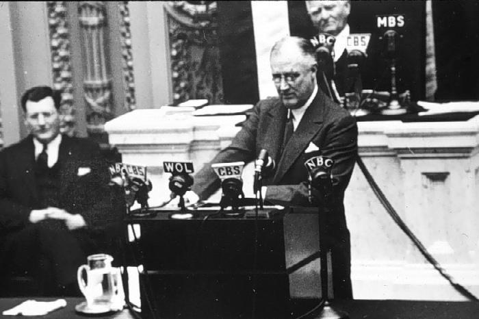 President-Elect FDR was to be inaugurated in March 1933 (instead of January) because the 20th amendment had not yet been ratified Immediately after his election, FDR began working on his relief plans