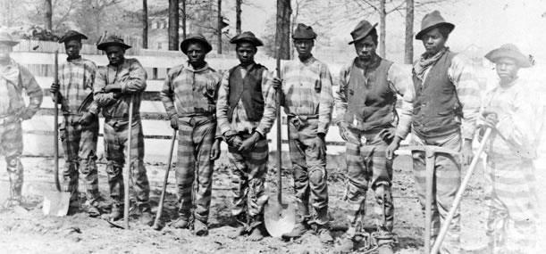 Southern Black Codes relied on vagrancy laws to pressure freedmen to sign labor