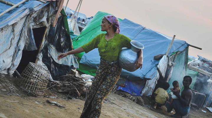 www.mmtimes.com News 7 Govt backtracks on two-child order Rakhine State Government spokesman says order lapsed on January 1 A Muslim woman walks past shelters in an IDP camp in Sittwe last month.