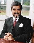 Cassam Uteem Former President of the Republic of Mauritius (1992-2002) Cassam Uteem is the longest serving President in the history of Mauritius having held the position for nine years.