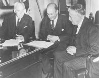 The War Refugee Board Aware of growing political pressure for action on the refugee issue, Roosevelt created the War Refugee Board on January 22, 1944.