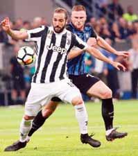 LUCKNOW SATURDAY MAY 5, 2018 sport 15 Costa helps Atletico sink Arsenal Wenger s hopes of bidding goodbye to Gunners with trophy end with 0-1 defeat in Europa semis AP n MADRID A rsenal's hopes of