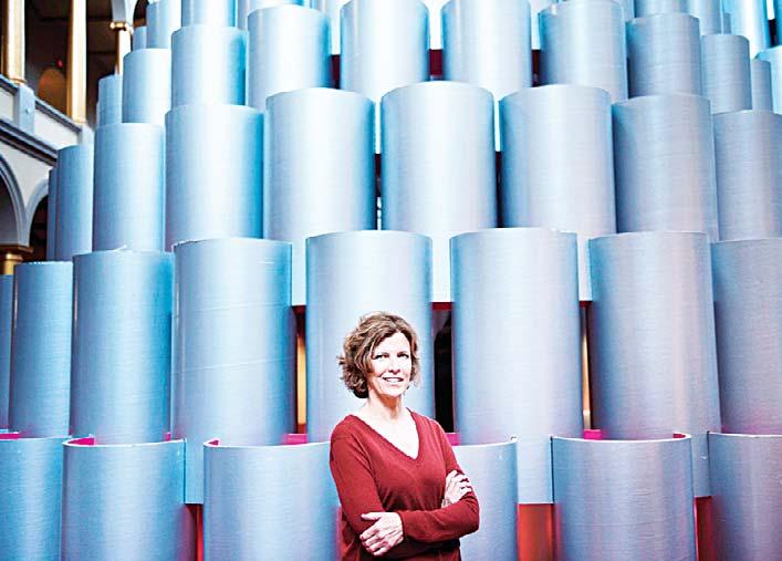 22 Hive inspired by Women s March US architect creates paper forest inside museum WASHINGTON, July 6, (AFP): Jeanne Gang has dedicated her life to using architecture and design to connect people of