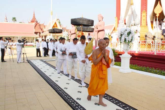 Procession of Late King-Father Norodom Sihanouk to Chaktomuk River February 05, 2013 Germany Provides US$1.