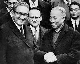 Dr. Henry Kissinger & Le Duc Tho US & Vietnamese