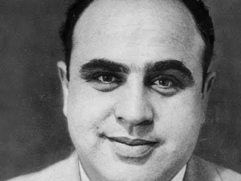 Al Capone Why is he known as Scarface What